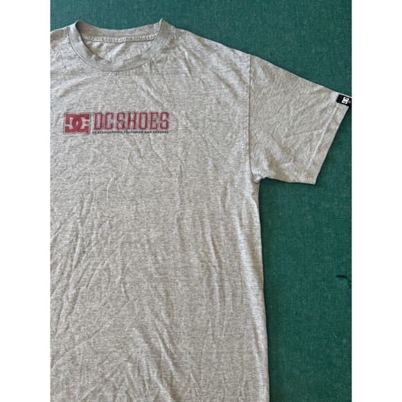 Y2K Vintage DC Shoes Gray Logo Spellout Graphic T-Shirt Men's Size Large - Picture 1 of 6